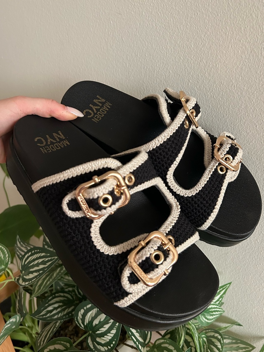 Madden NYC crochet Platform Sandal Sole - Size 6